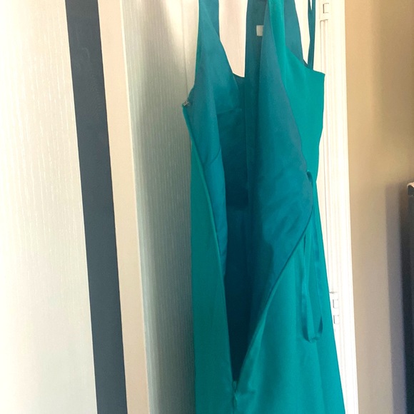 Like new JCrew dress, in petite size 2. Pretty details to back, zips in side. - Picture 5 of 9